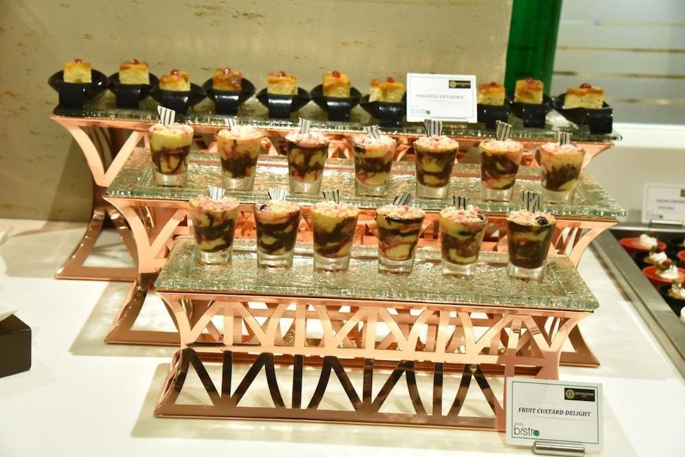 Hotel Royalton Hyderabad Abids Zewnętrze zdjęcie