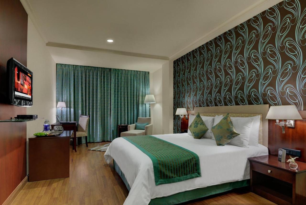 Hotel Royalton Hyderabad Abids Zewnętrze zdjęcie