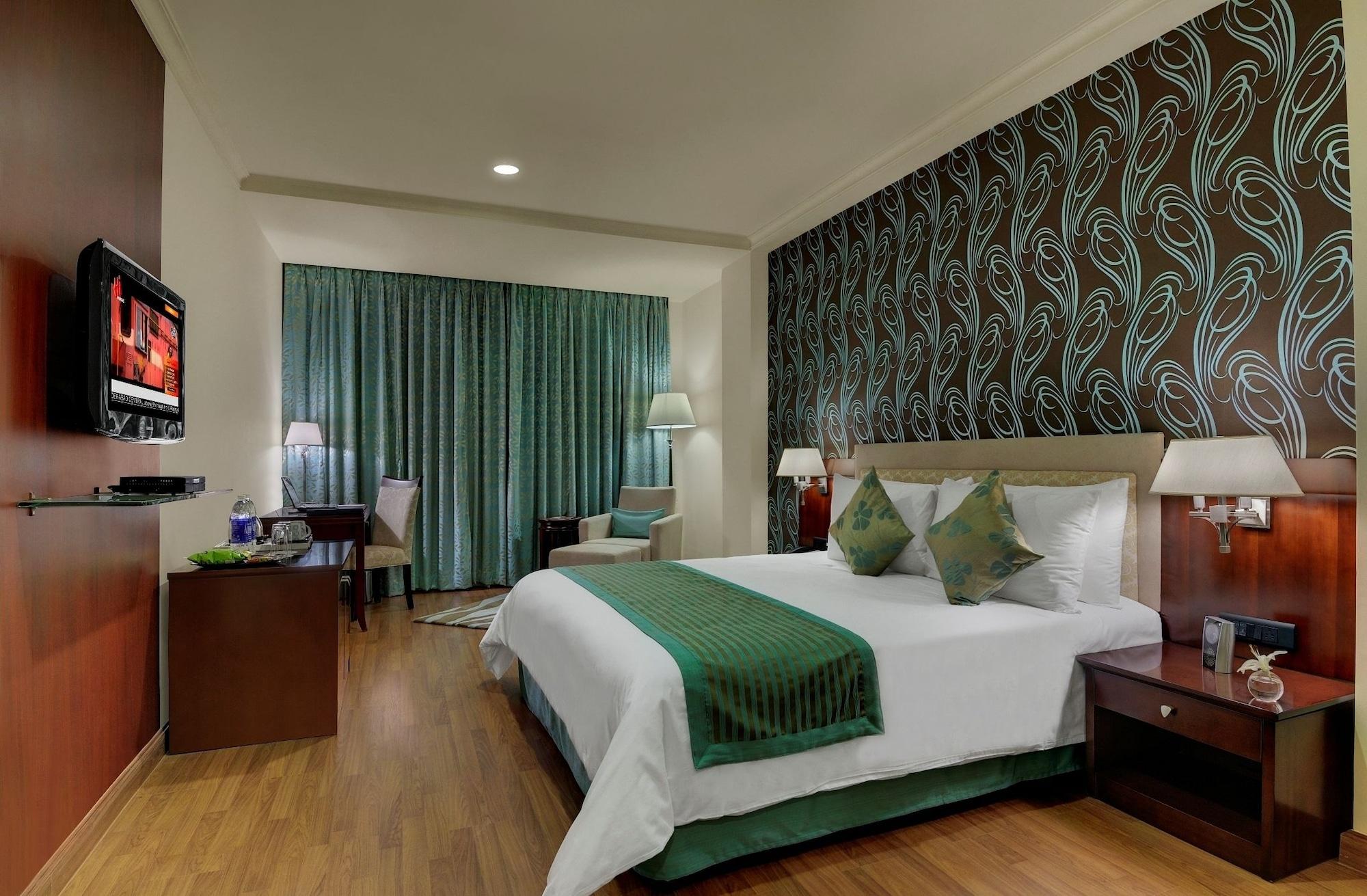 Hotel Royalton Hyderabad Abids Zewnętrze zdjęcie