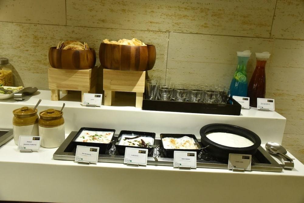 Hotel Royalton Hyderabad Abids Zewnętrze zdjęcie