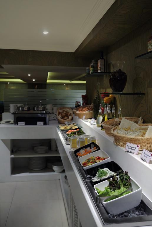 Hotel Royalton Hyderabad Abids Zewnętrze zdjęcie
