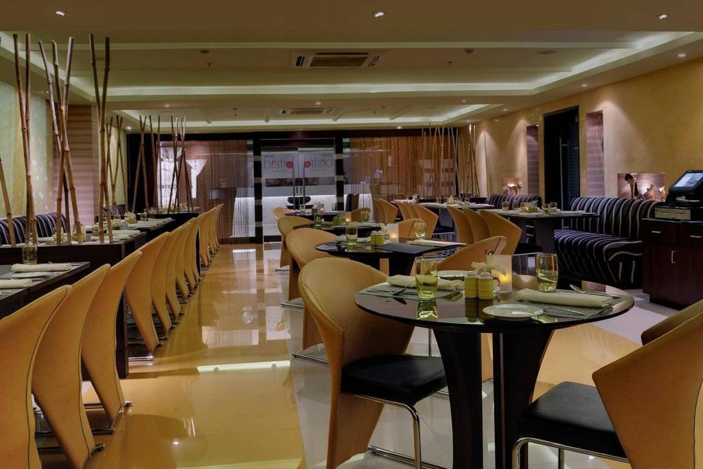 Hotel Royalton Hyderabad Abids Zewnętrze zdjęcie