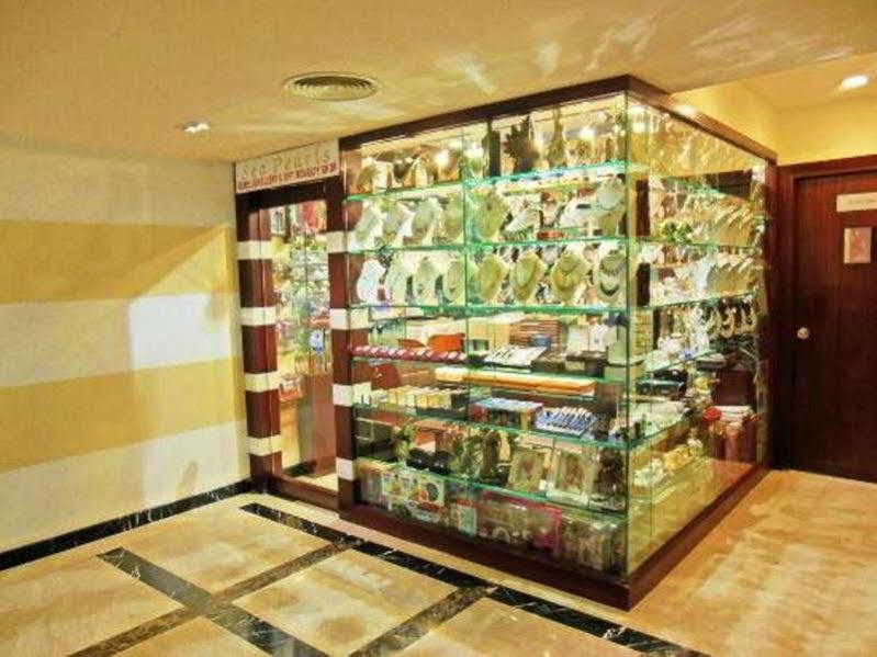 Hotel Royalton Hyderabad Abids Zewnętrze zdjęcie