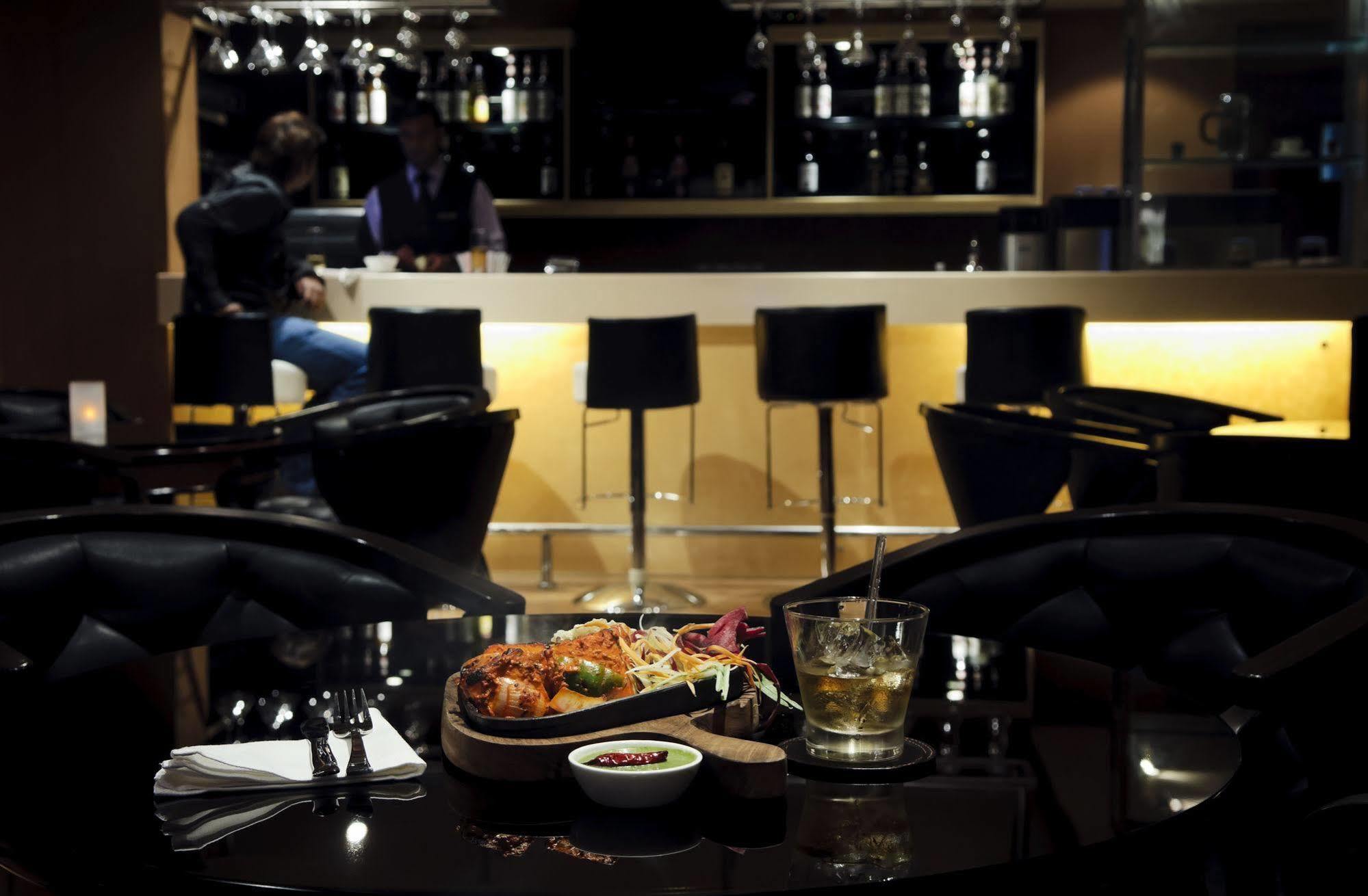 Hotel Royalton Hyderabad Abids Zewnętrze zdjęcie