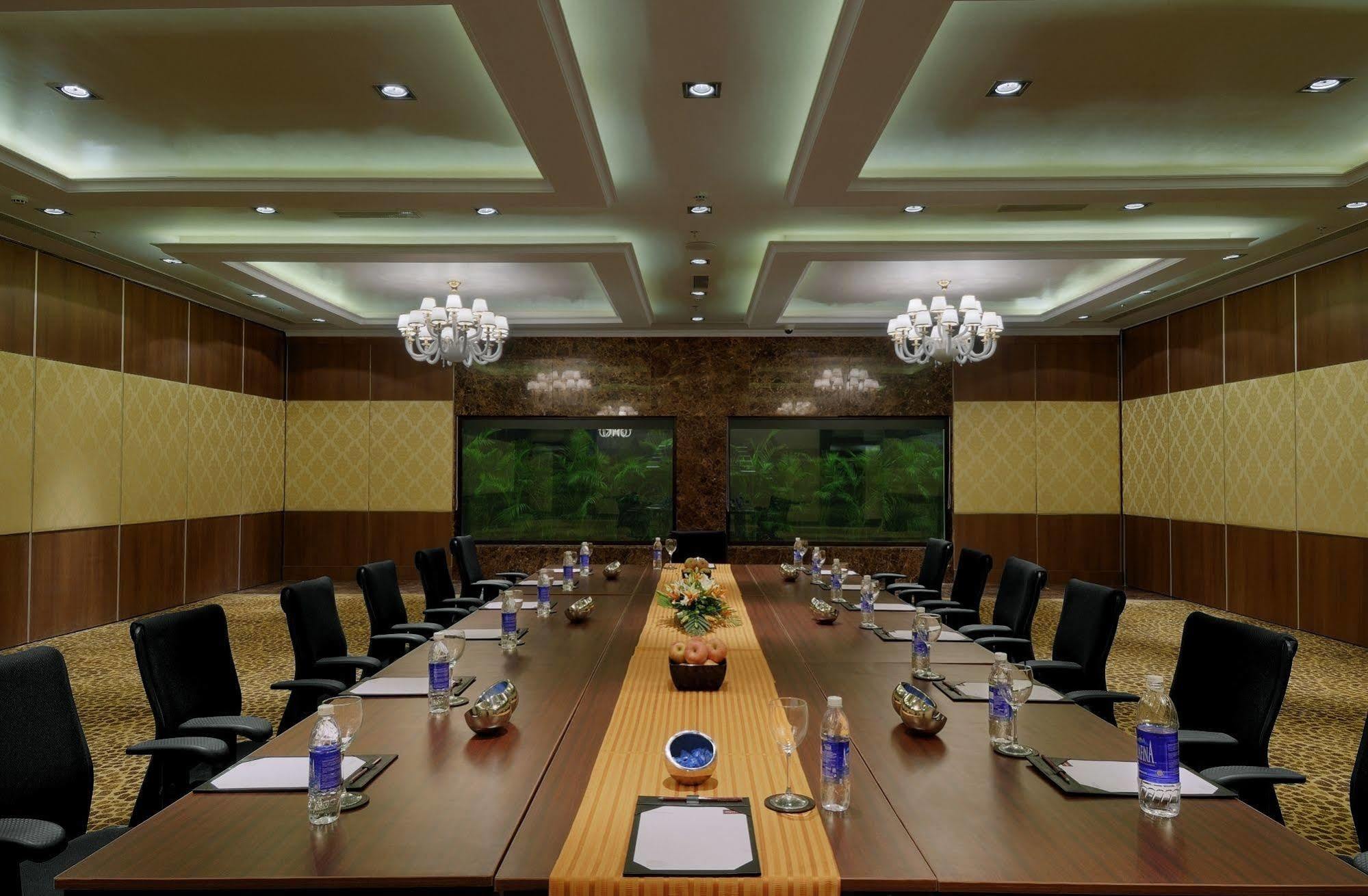 Hotel Royalton Hyderabad Abids Zewnętrze zdjęcie
