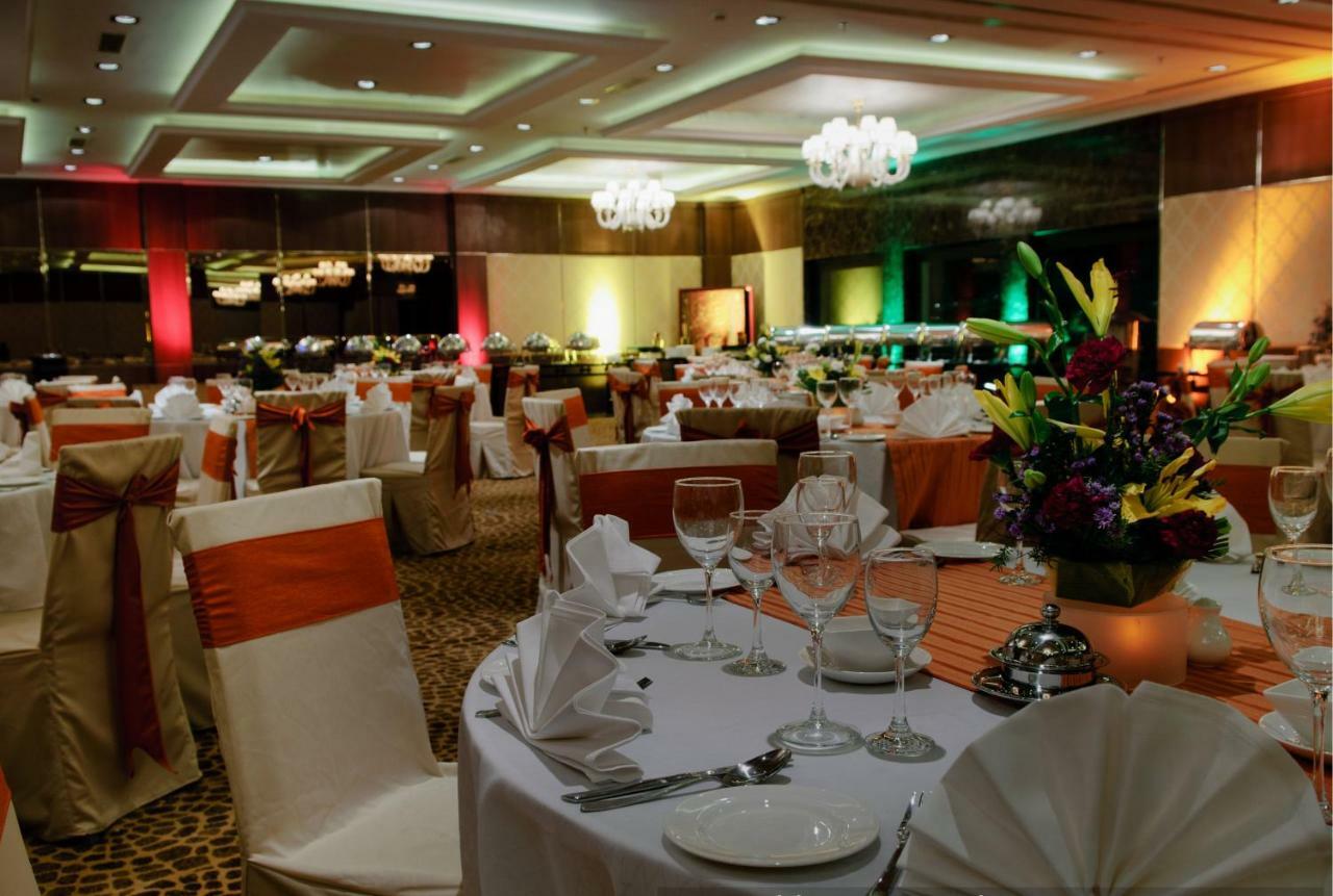 Hotel Royalton Hyderabad Abids Zewnętrze zdjęcie